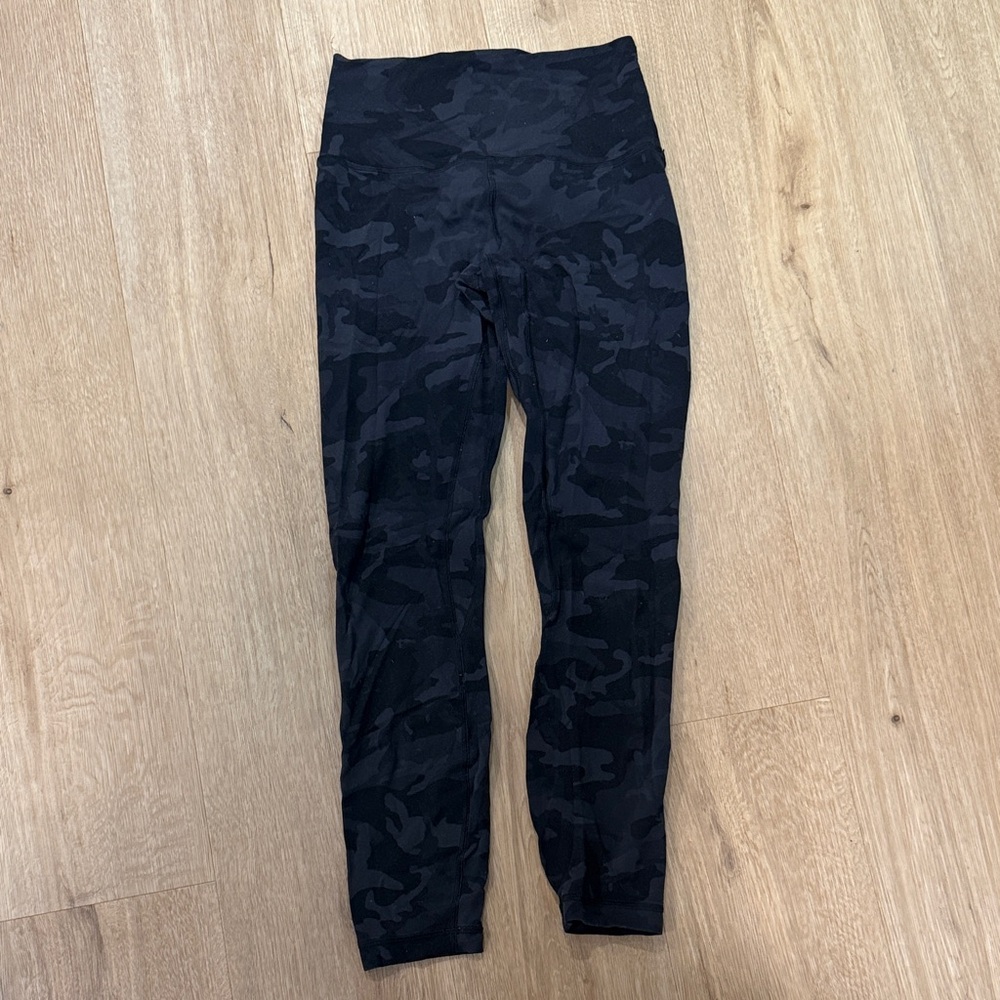 Lululemon Athletic 3/4 Align Camouflage Leggings size 4